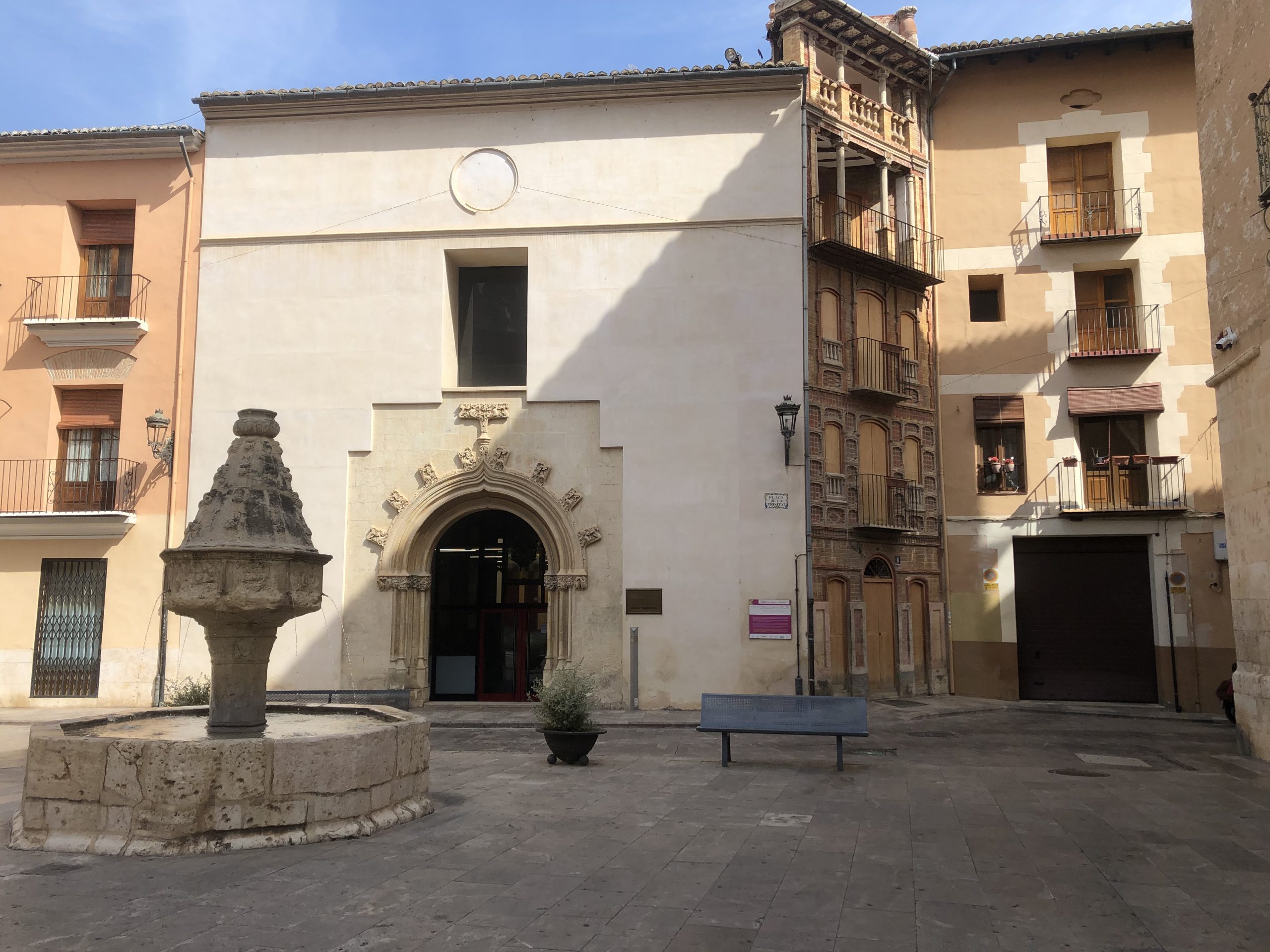 Xàtiva quiere conocer los entresijos del archivo municipal