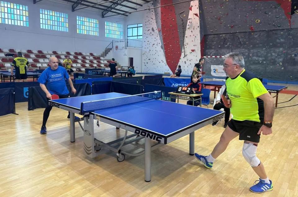 Xàtiva domina el tenis de mesa veterano