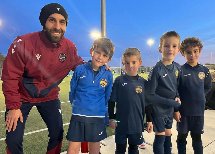 Talento en ascenso: Jugadores del Inter Xàtiva CFB entrenan con clubes de élite