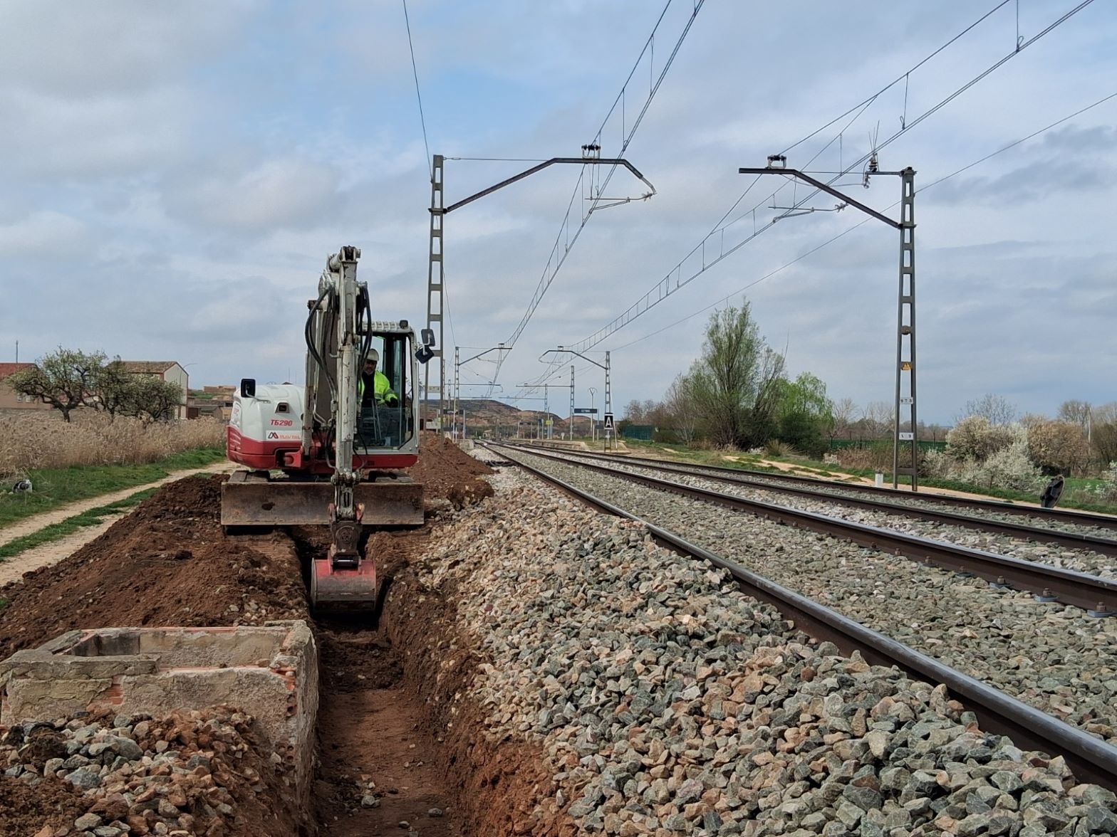 Más autobuses: Adif suspende los servicios de cercanías en las  paradas de L’Alcúdia de Crespins, Montesa, Vallada y Moixent entre el 7 de abril y el mes de diciembre