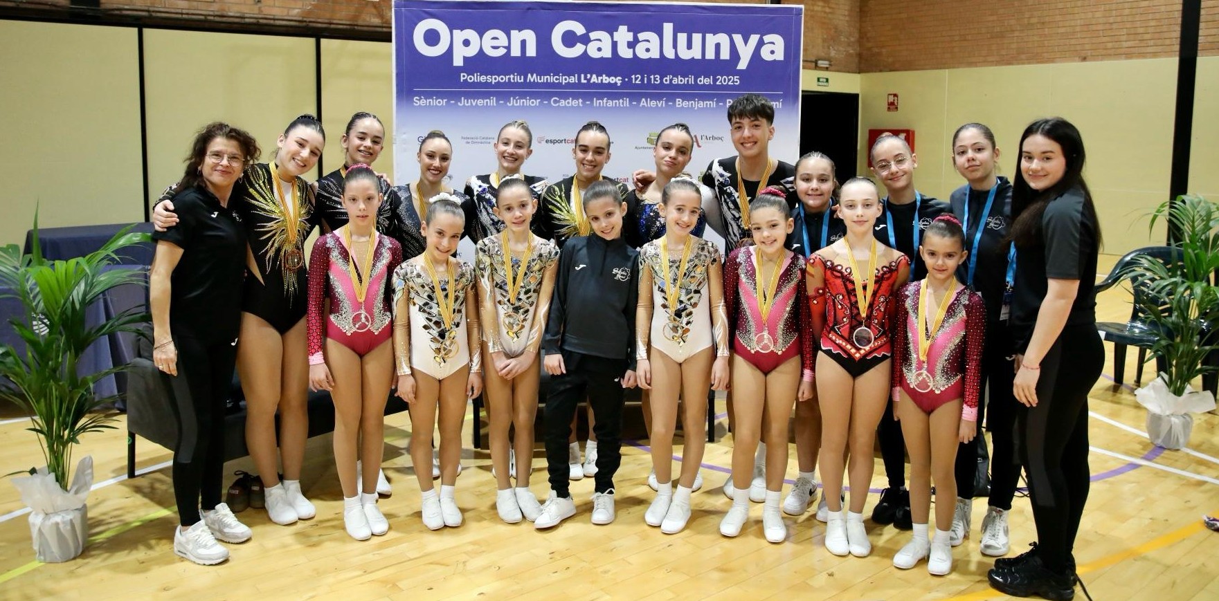 Éxito rotundo del Club Taekwondo Xàtiva en el Open Catalunya 2025: 10 medallas y pasaporte preparado para Tokio
