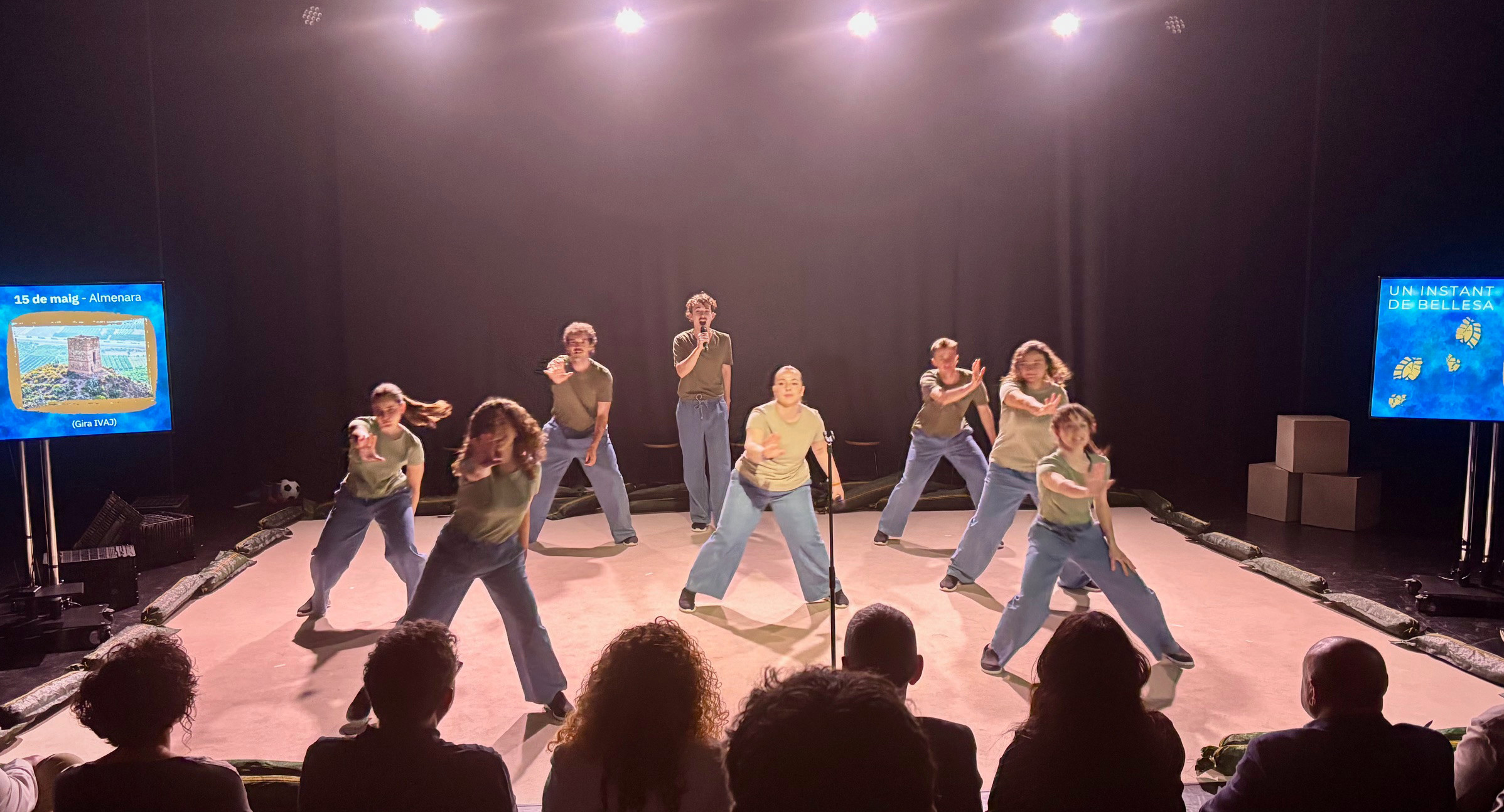 Escena Erasmus lleva su reflexión sobre la identidad a Moixent y Bellús