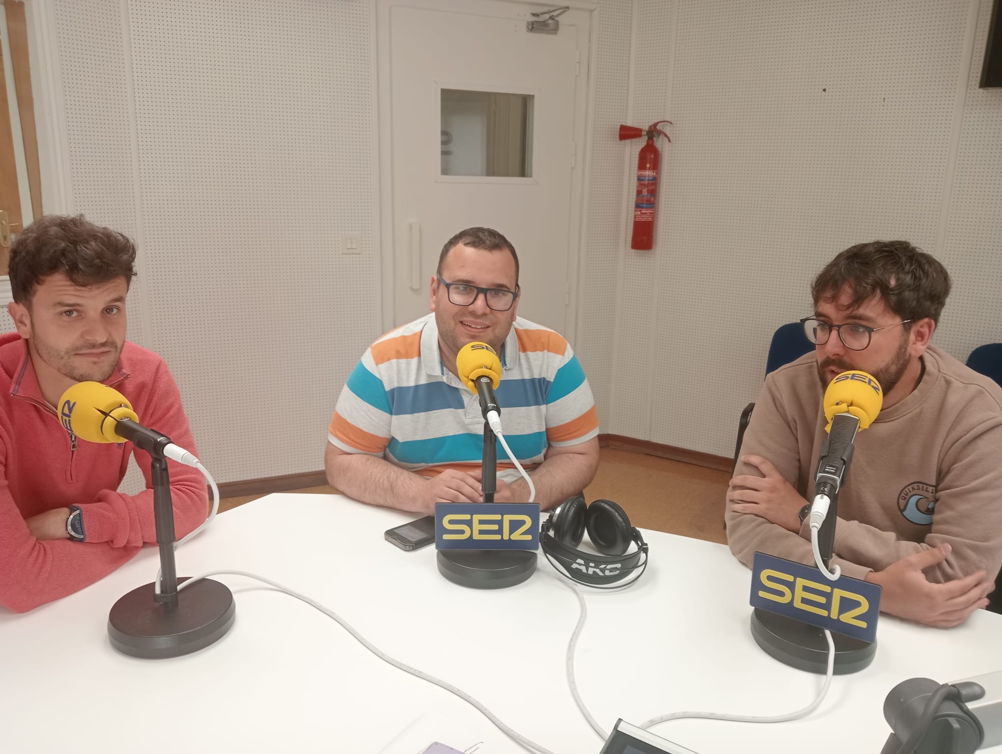 La escuela de fútbol de L’Alcúdia de Crespins gana una liga invicta y el primer equipo se acerca al ascenso a Primera FFCV