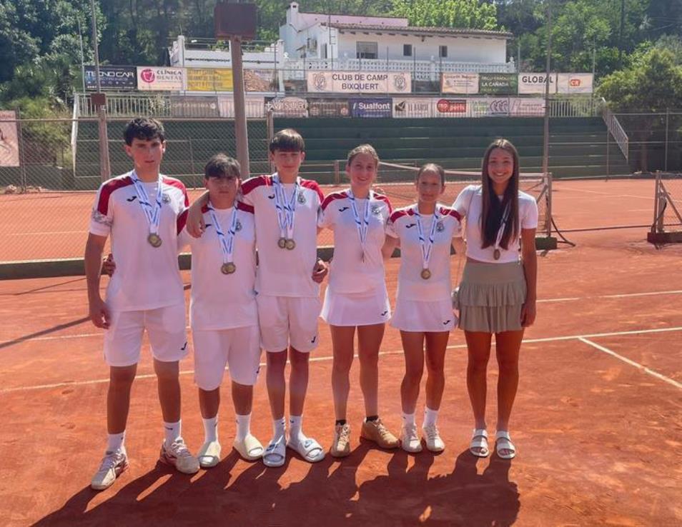 El CC Bixquert ha sumado en mayo títulos y un ascenso