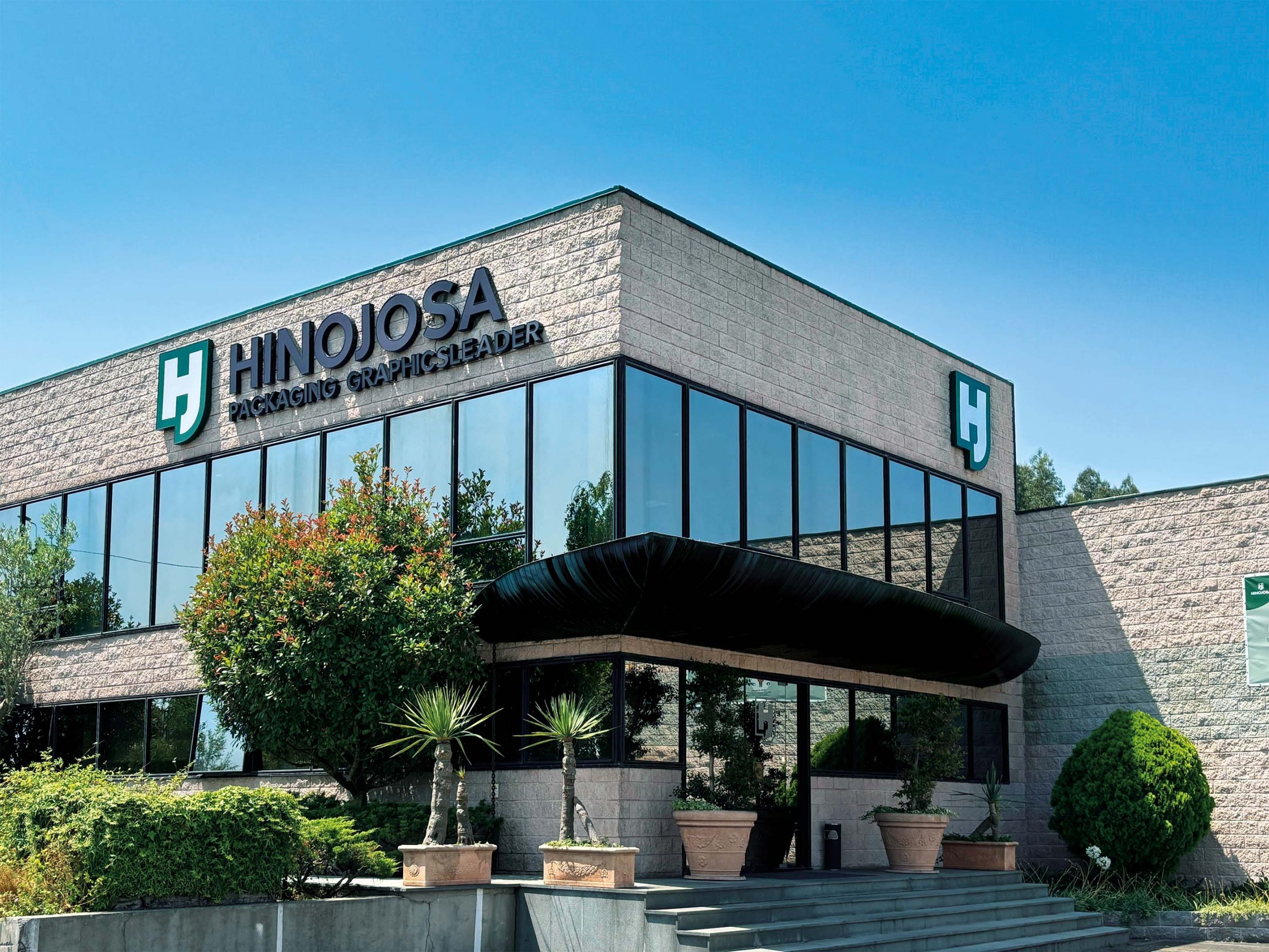 Hinojosa refuerza su crecimiento y con una fuerte inversión en su planta de Xàtiva